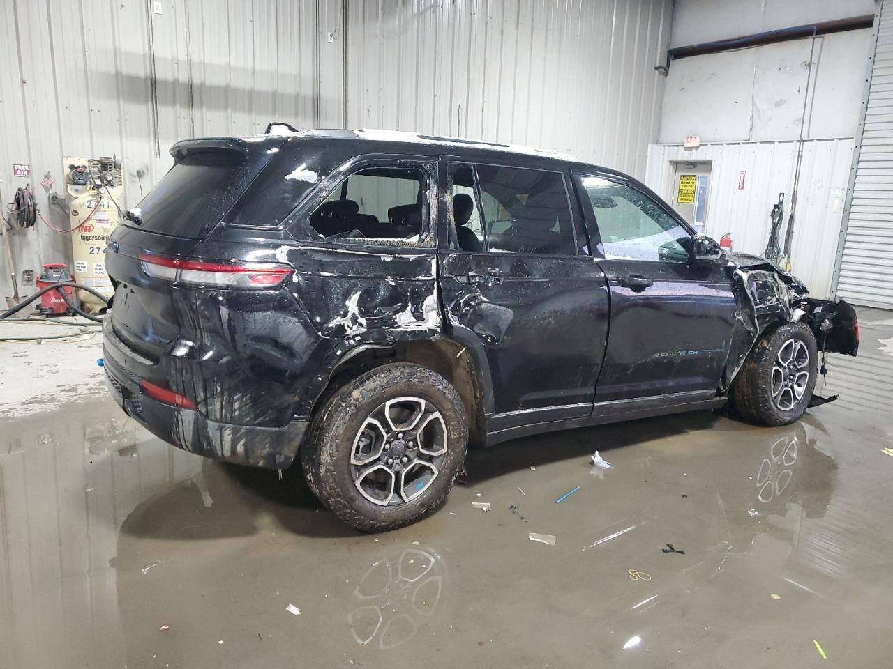 2024 JEEP GRAND CHER - Image 3