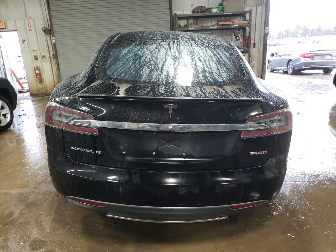 2015 TESLA MODEL S P8 - Фото 6