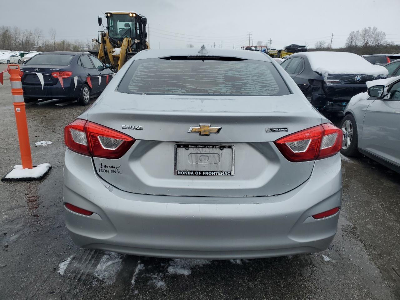 2017 CHEVROLET CRUZE PREM - Image 6