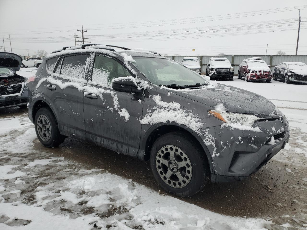 2017 TOYOTA RAV4 LE - Image 4