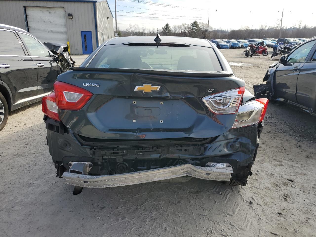 2017 CHEVROLET CRUZE LT - Image 6