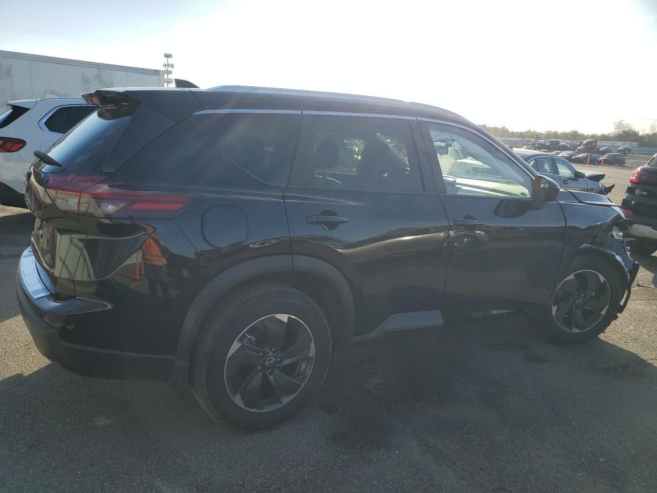 2024 NISSAN ROGUE SV - Фото 3