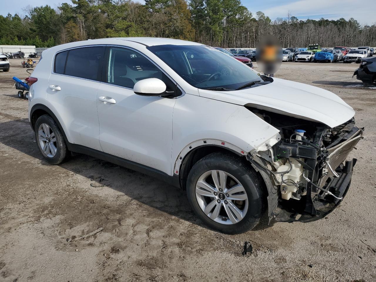2017 KIA SPORTAGE L - Image 4