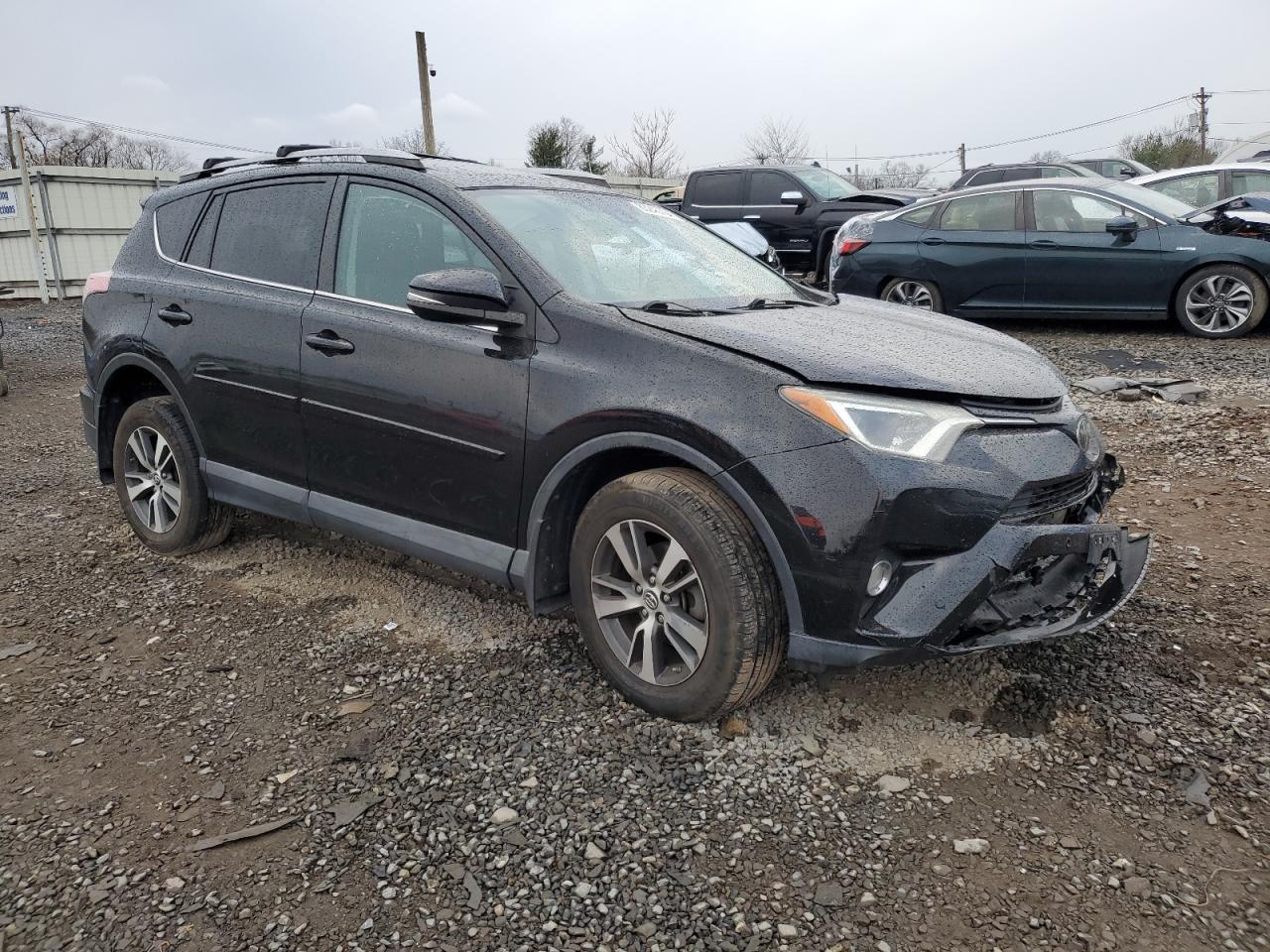 2017 TOYOTA RAV4 XLE - Image 4