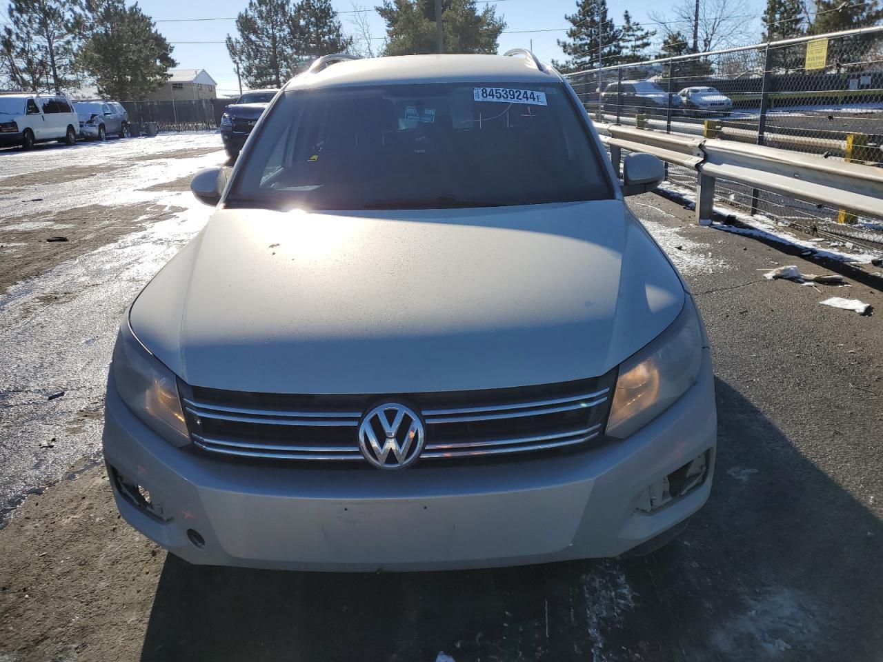 2015 VOLKSWAGEN TIGUAN S - Фото 5
