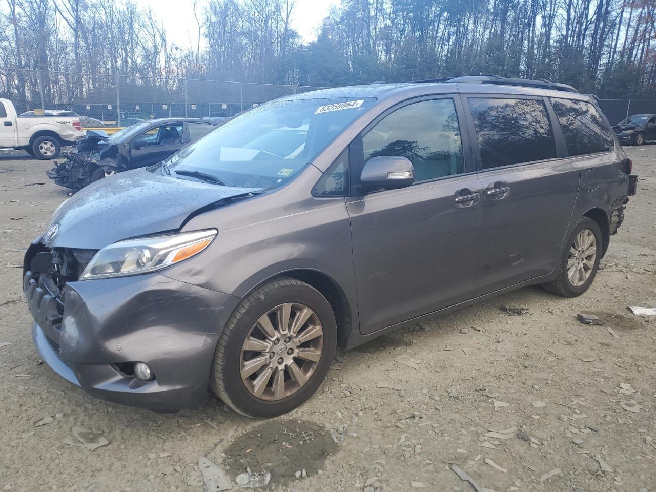 2015 TOYOTA SIENNA XLE