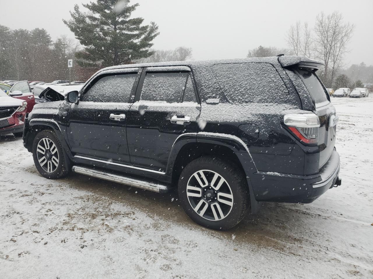 2018 TOYOTA 4RUNNER SR - Image 2