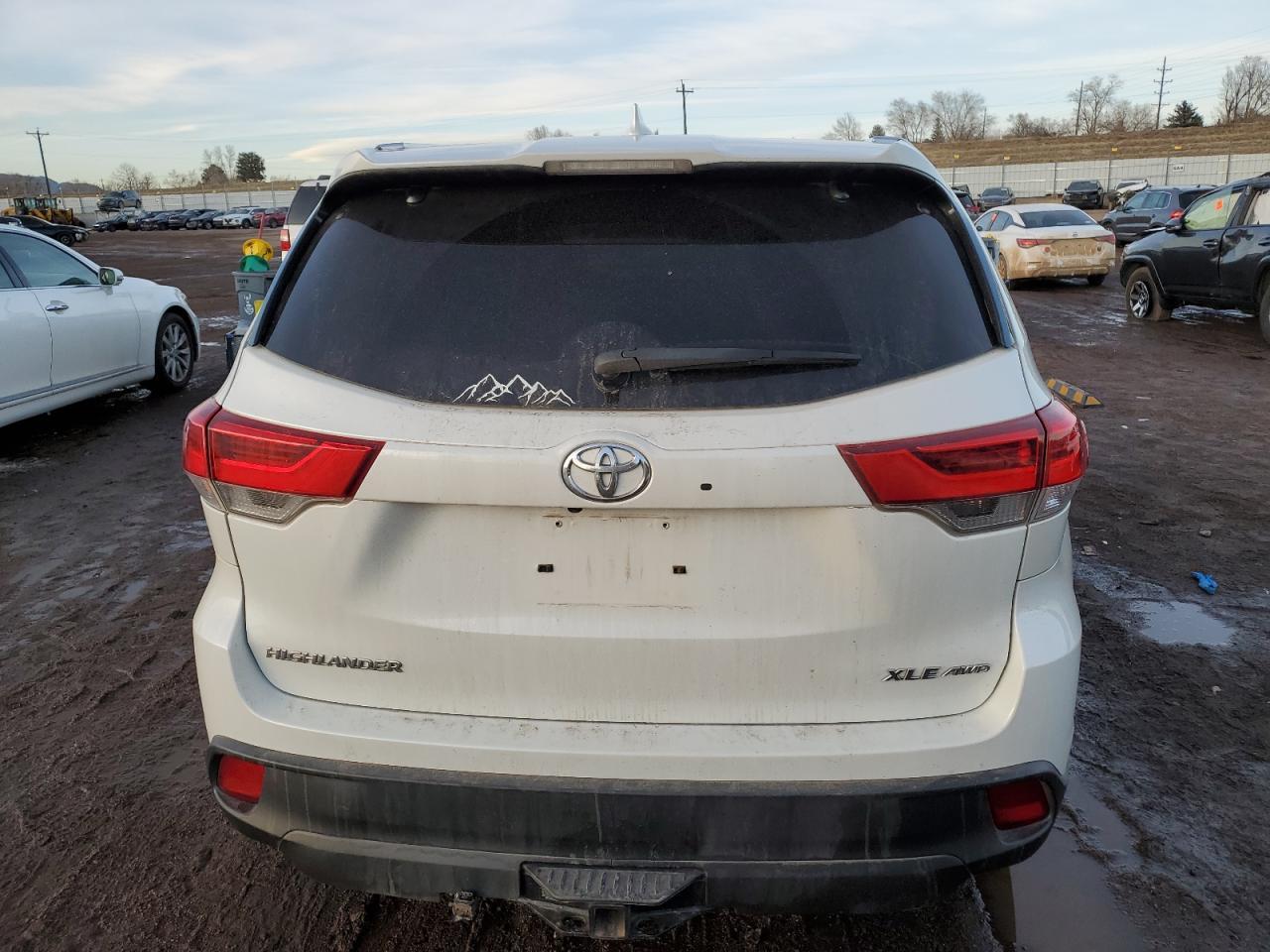 2019 TOYOTA HIGHLANDER - Image 6