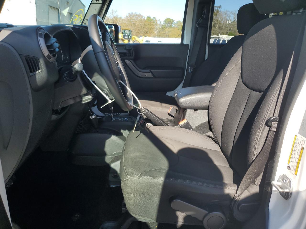 2017 JEEP WRANGLER U - Image 7