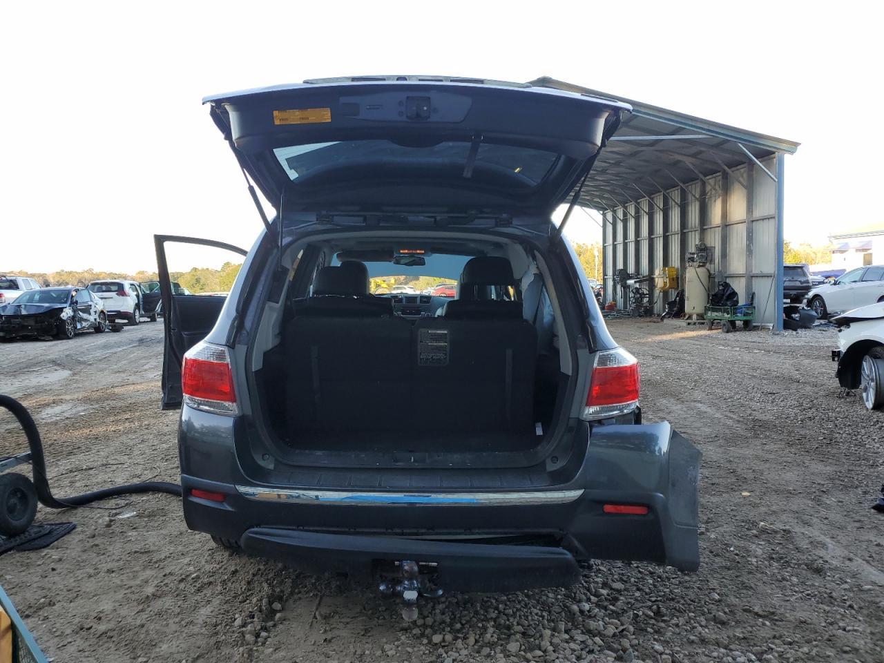 2011 TOYOTA HIGHLANDER - Фото 6