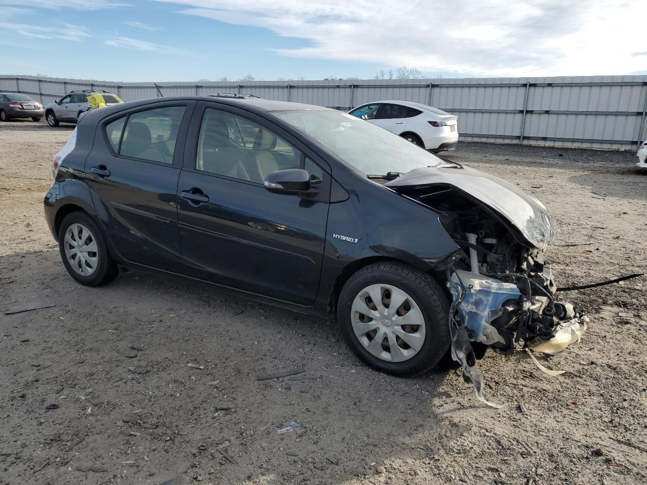2013 TOYOTA PRIUS C - Фото 4