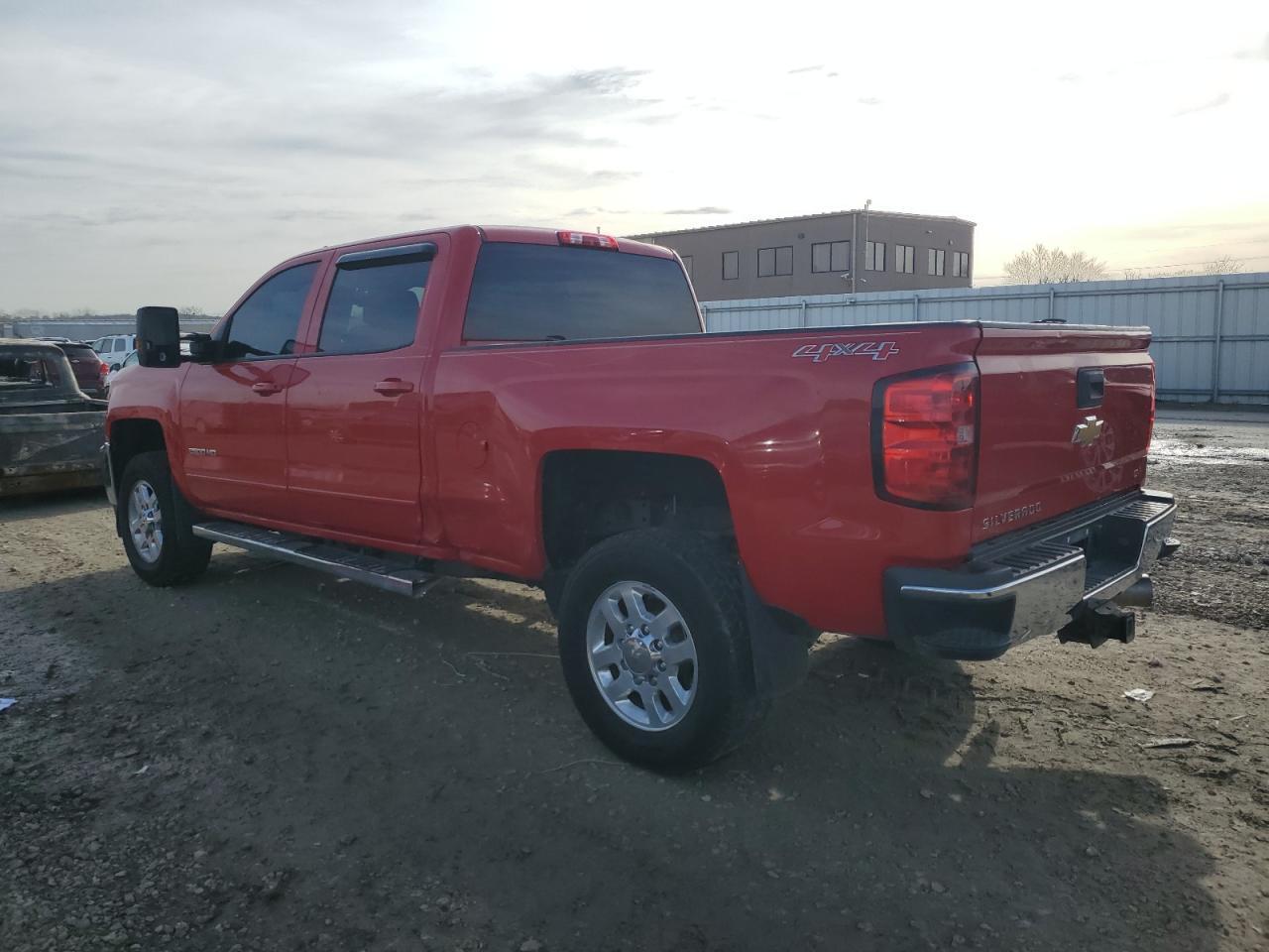 2015 CHEVROLET SILVERADO - Фото 2