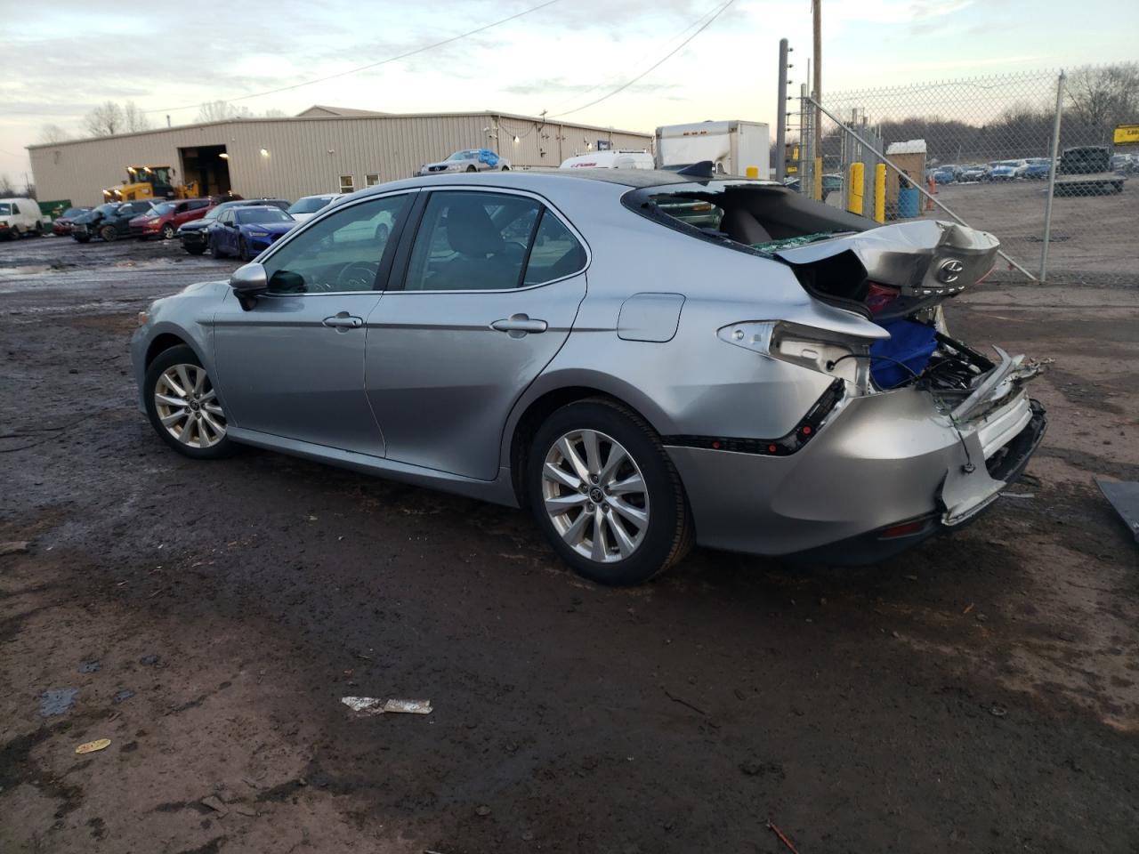 2020 TOYOTA CAMRY LE - Фото 2