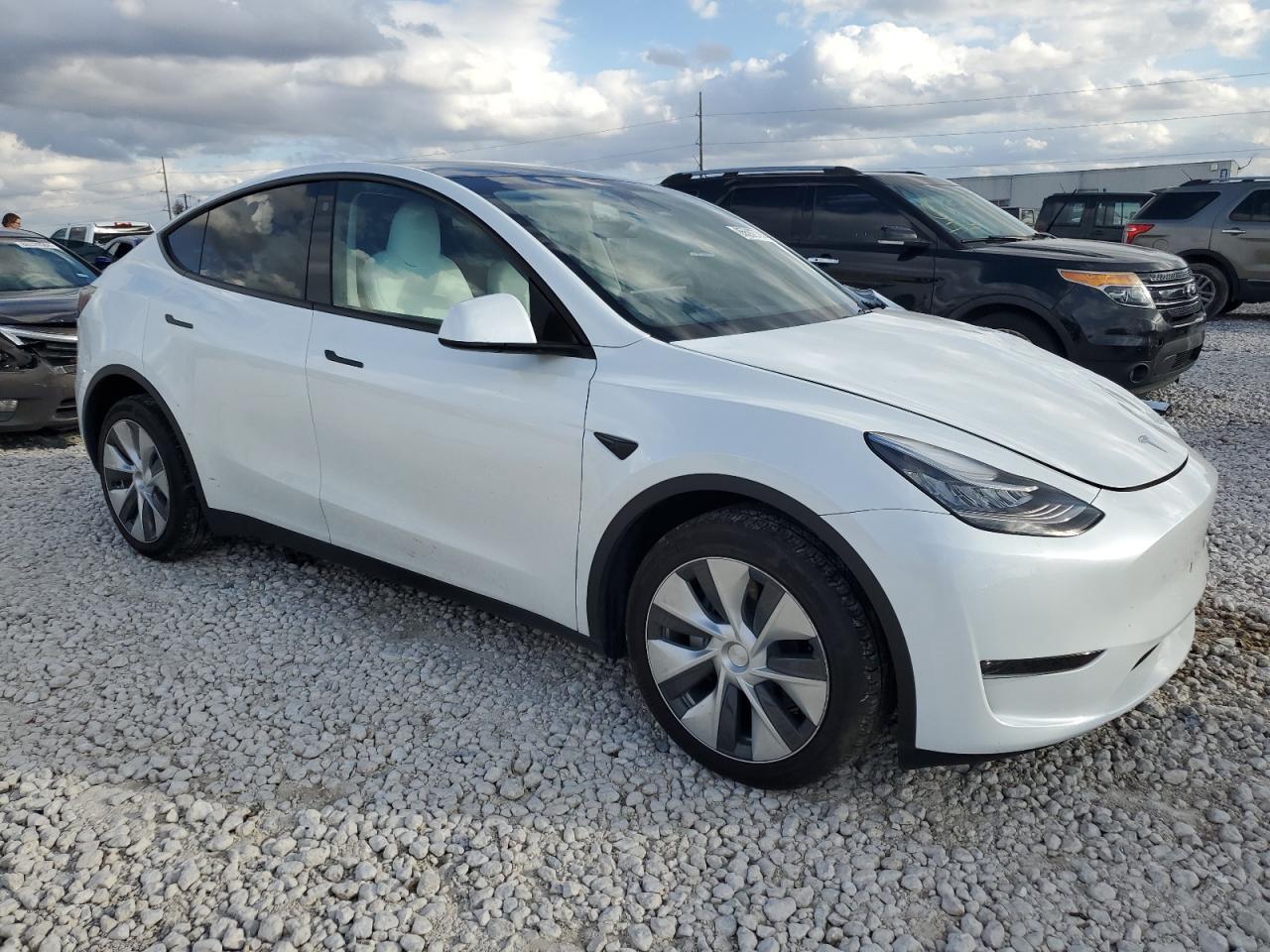 2023 TESLA MODEL Y - Image 4