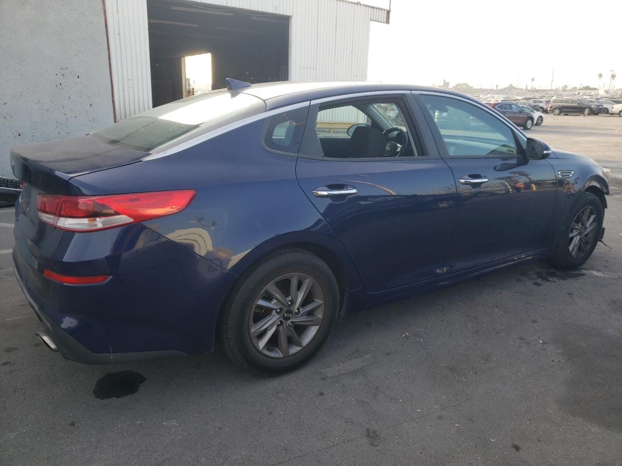 2020 KIA OPTIMA LX - Фото 3