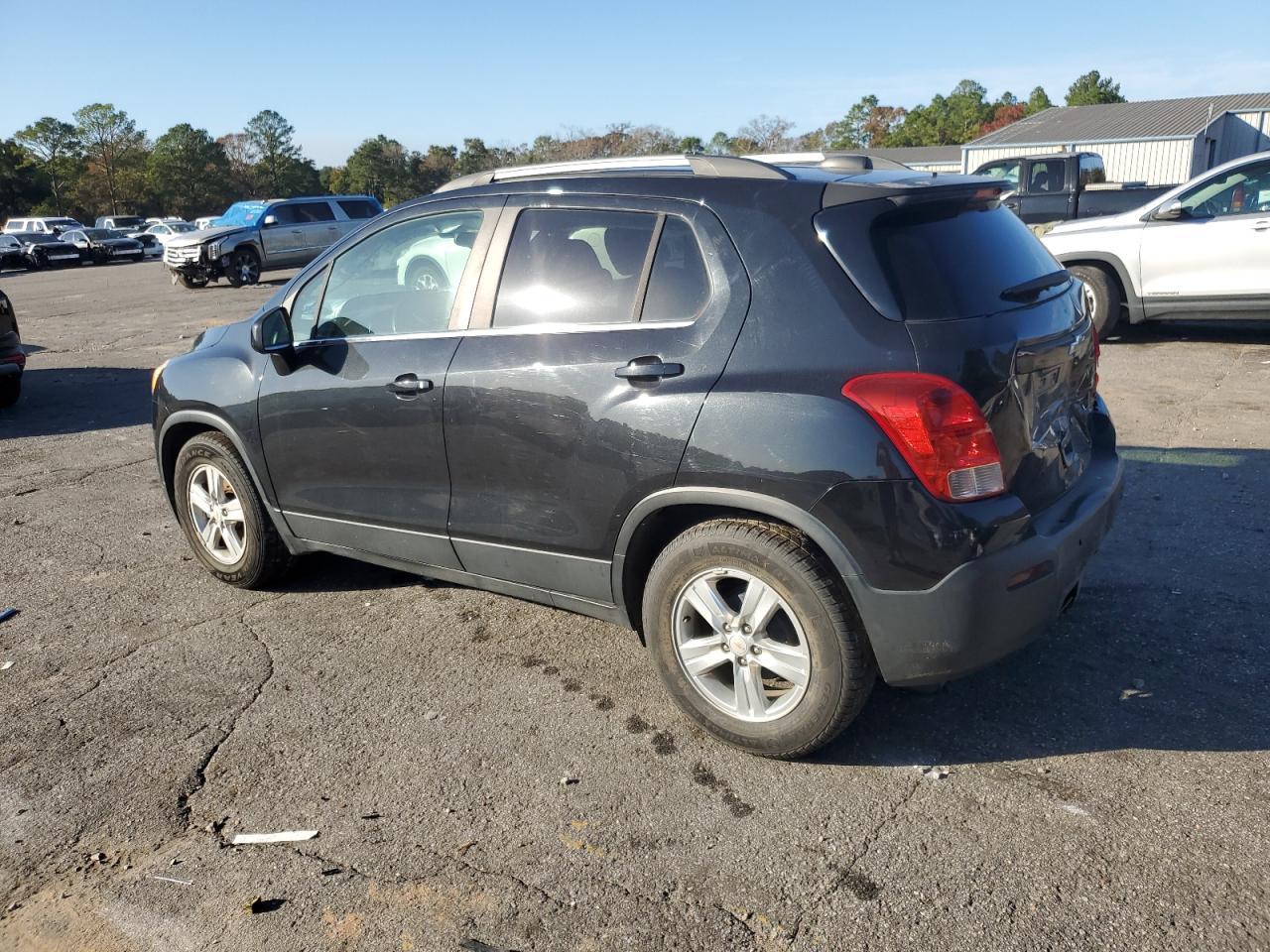 2015 CHEVROLET TRAX 1LT - Image 2