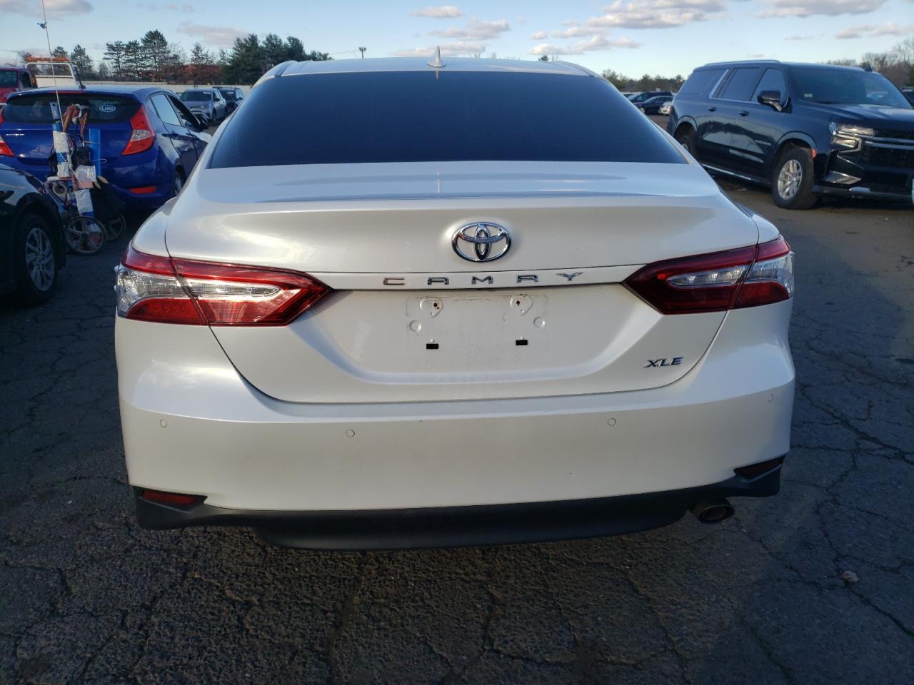 2018 TOYOTA CAMRY L - Image 6
