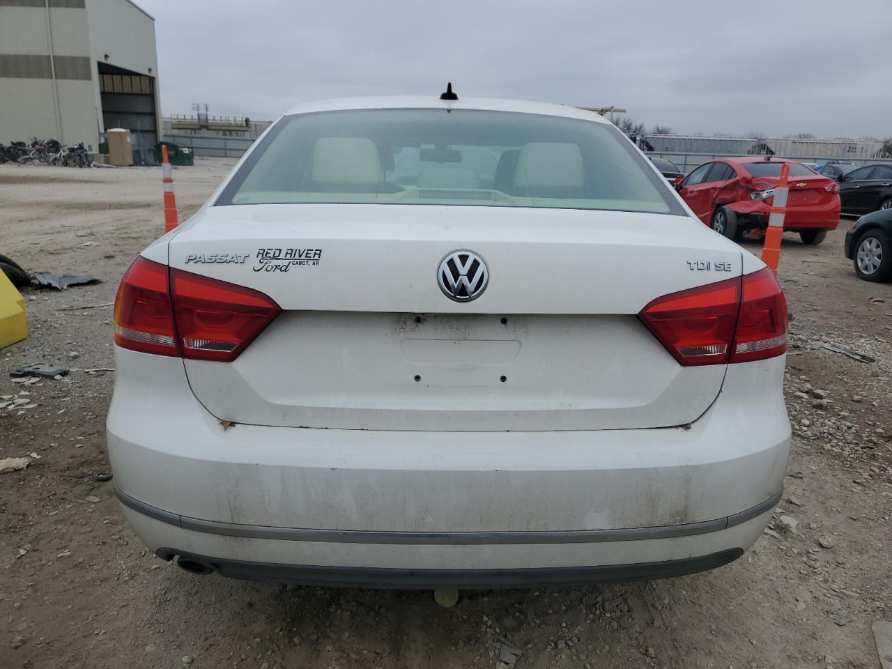 2013 VOLKSWAGEN PASSAT SE - Image 6