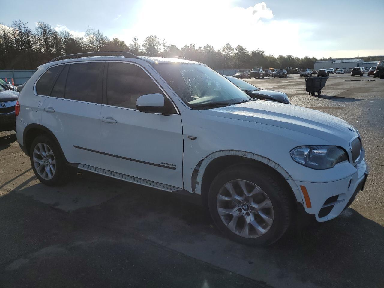2013 BMW X5 XDRIVE3 - Image 4