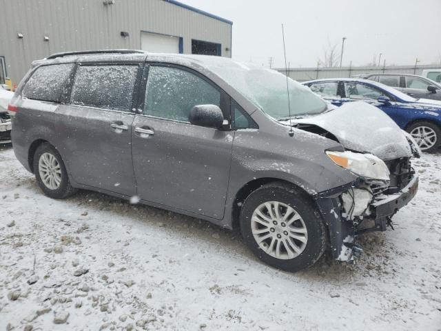 2013 TOYOTA SIENNA XLE - Фото 4