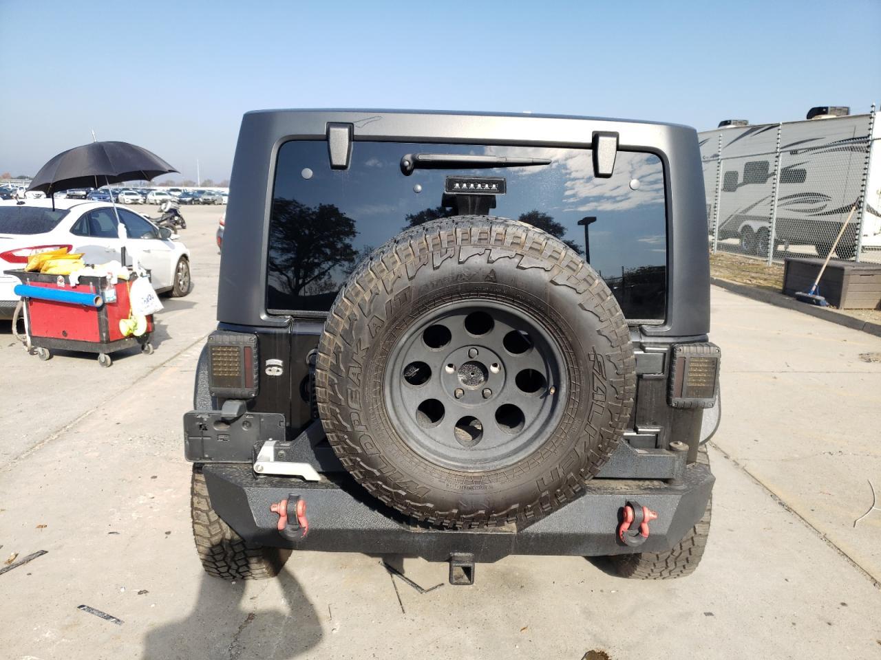 2017 JEEP WRANGLER U - Image 6