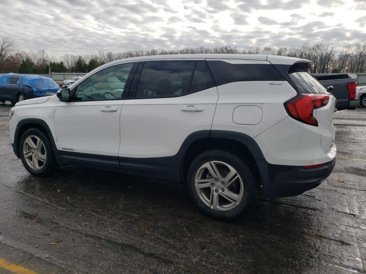 2018 GMC TERRAIN SL - Image 2