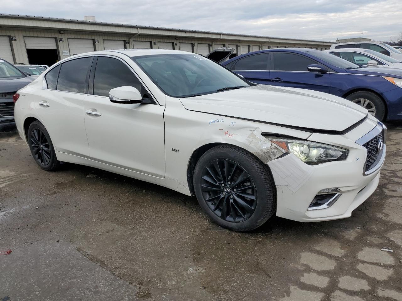 2018 INFINITI Q50 LUXE - Image 4