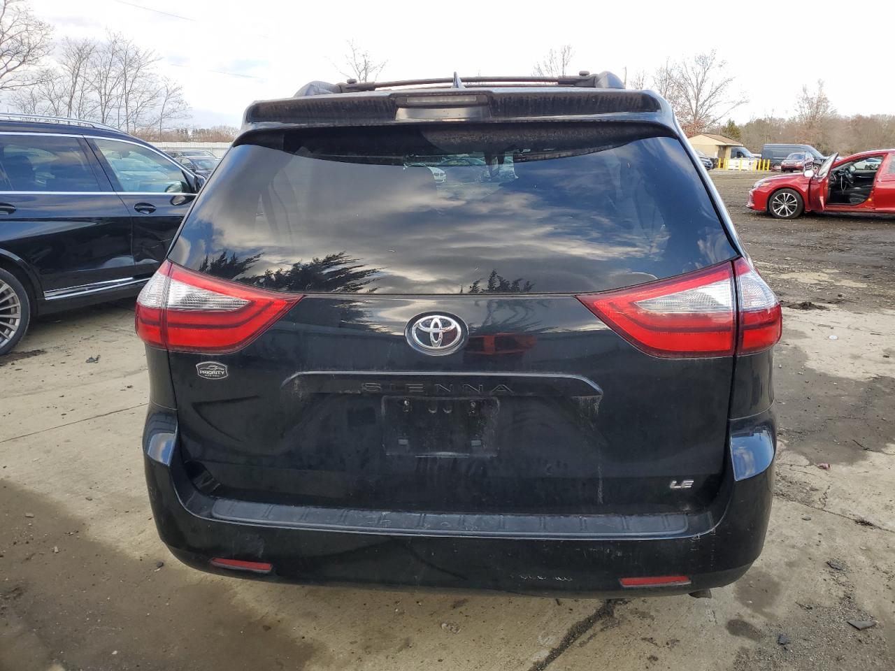 2020 TOYOTA SIENNA LE - Image 6
