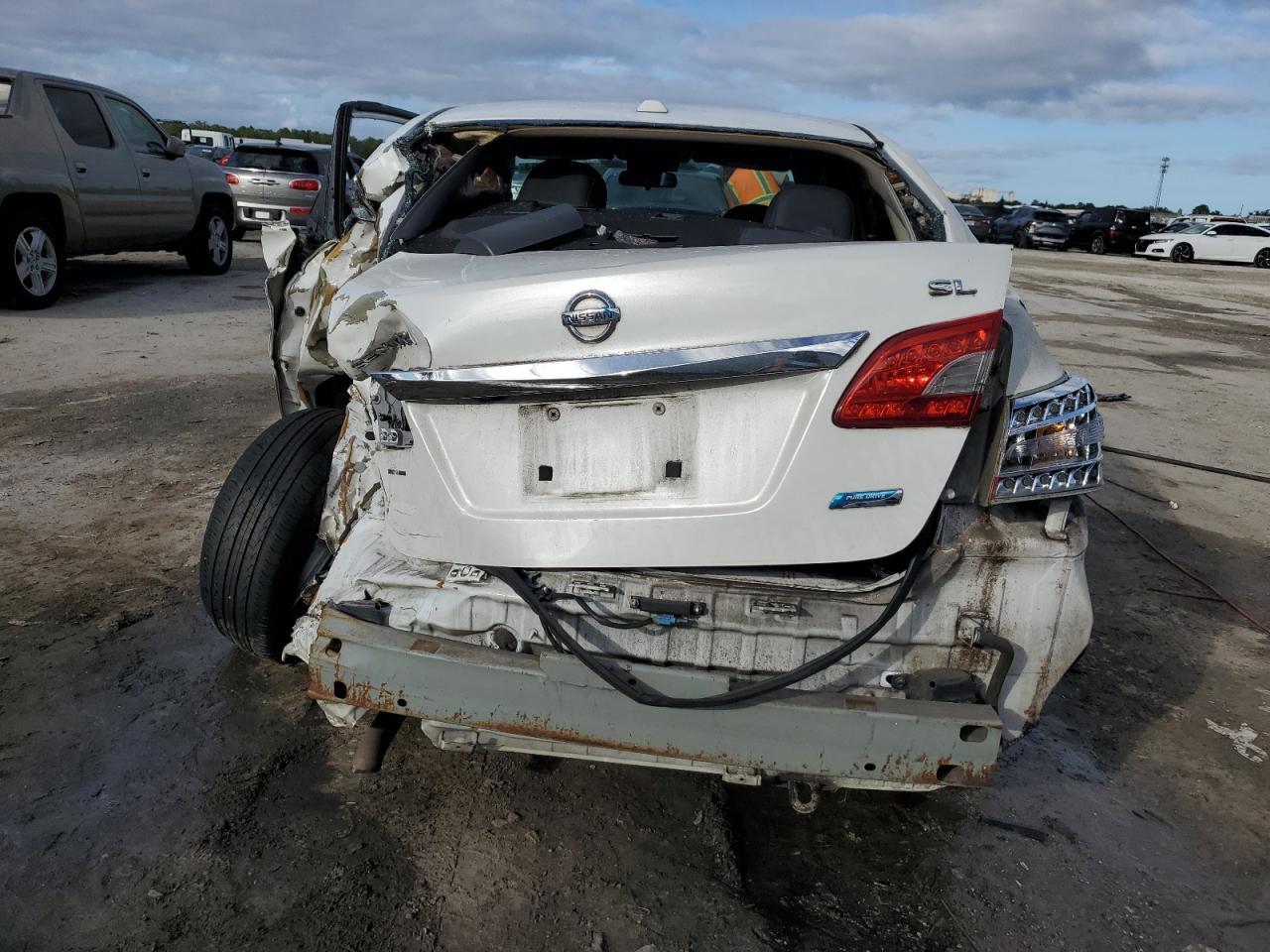 2013 NISSAN SENTRA S - Фото 6