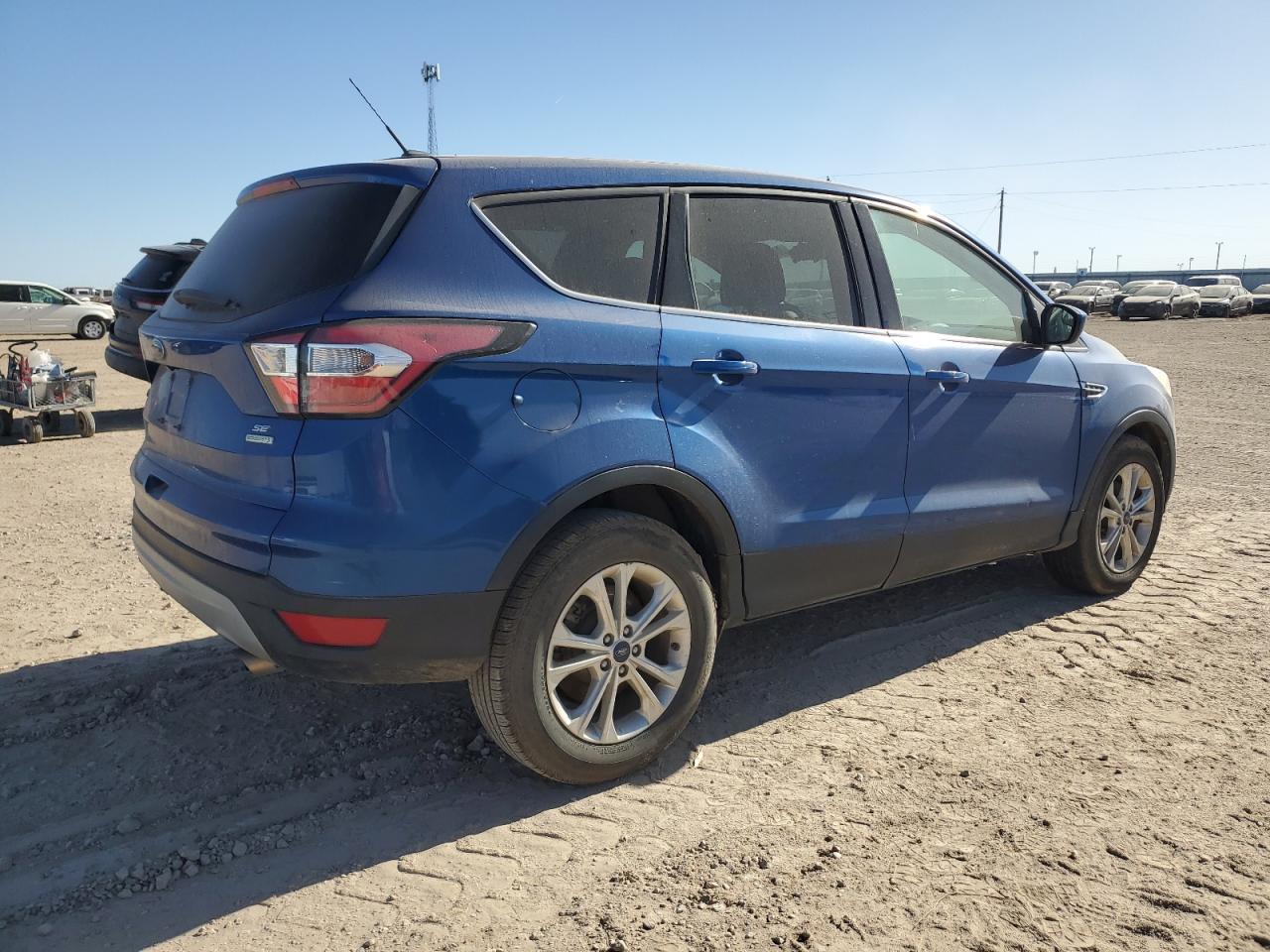 2017 FORD ESCAPE SE - Image 3
