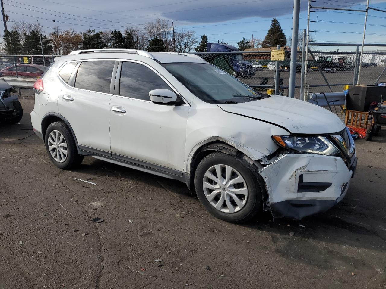 2017 NISSAN ROGUE S - Image 4