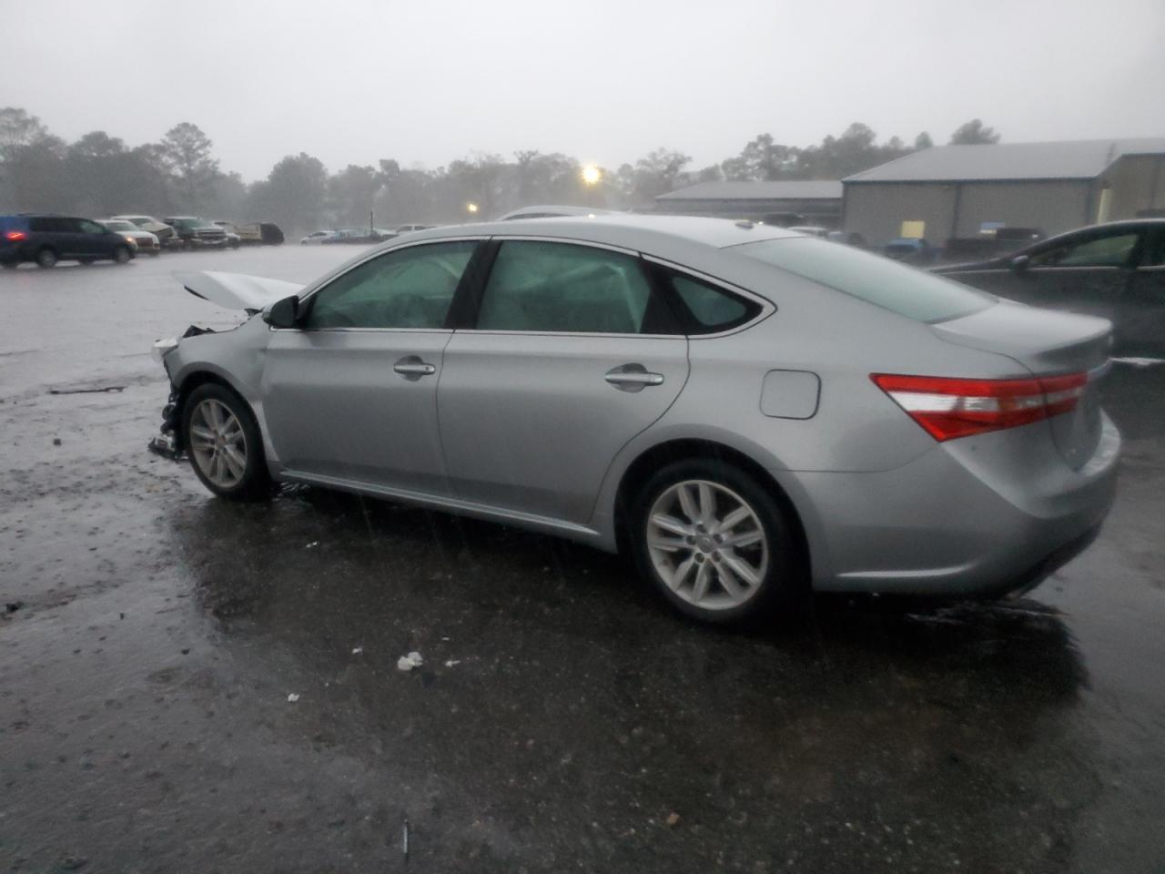 2015 TOYOTA AVALON XLE - Image 2