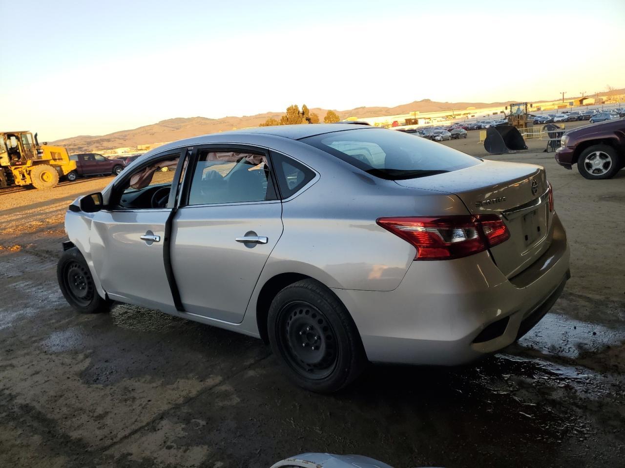 2016 NISSAN SENTRA S - Фото 2