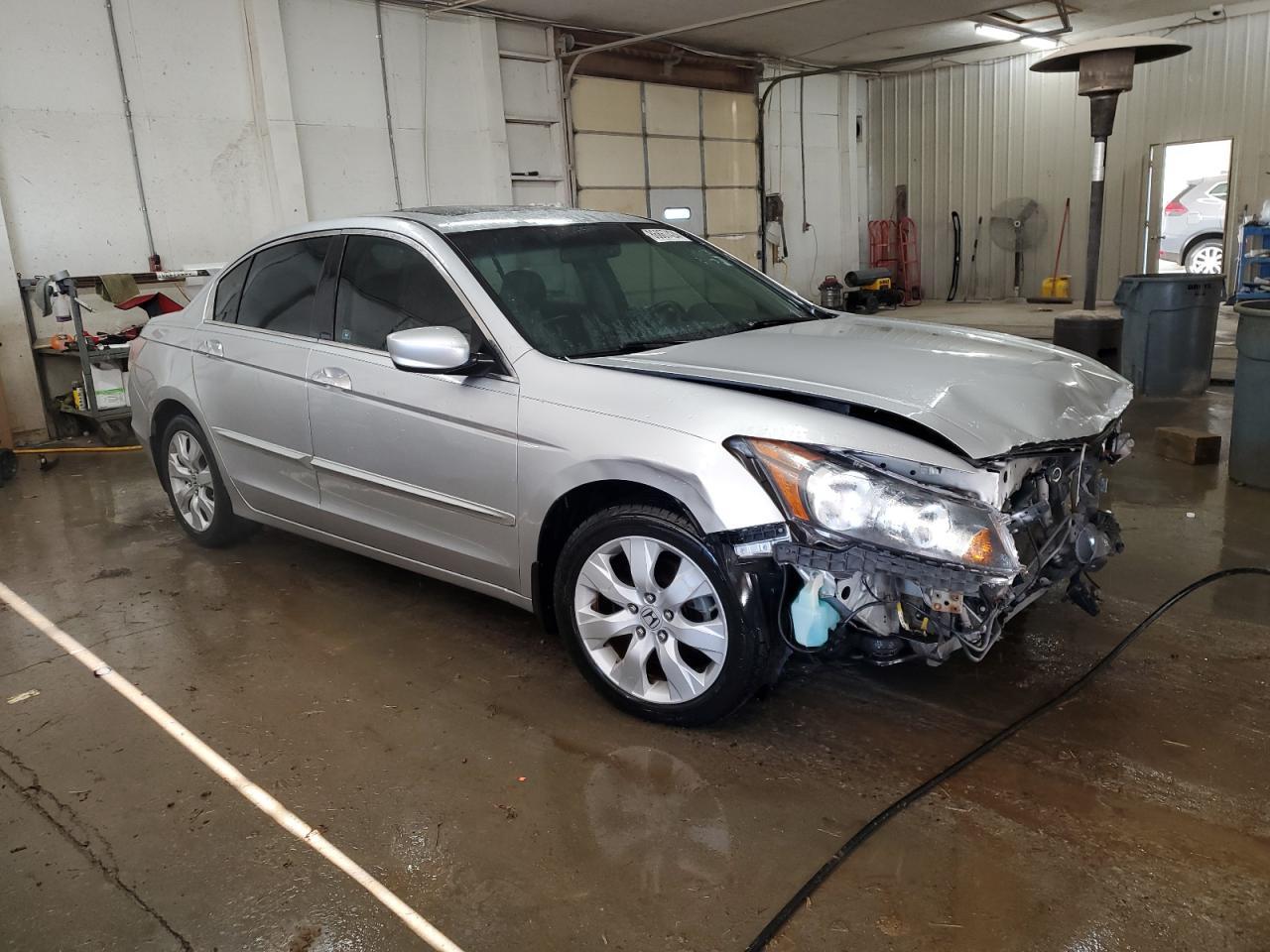 2010 HONDA ACCORD EXL - Image 4