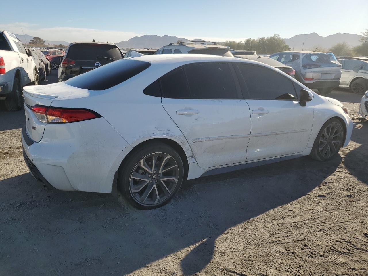 2022 TOYOTA COROLLA SE - Фото 3