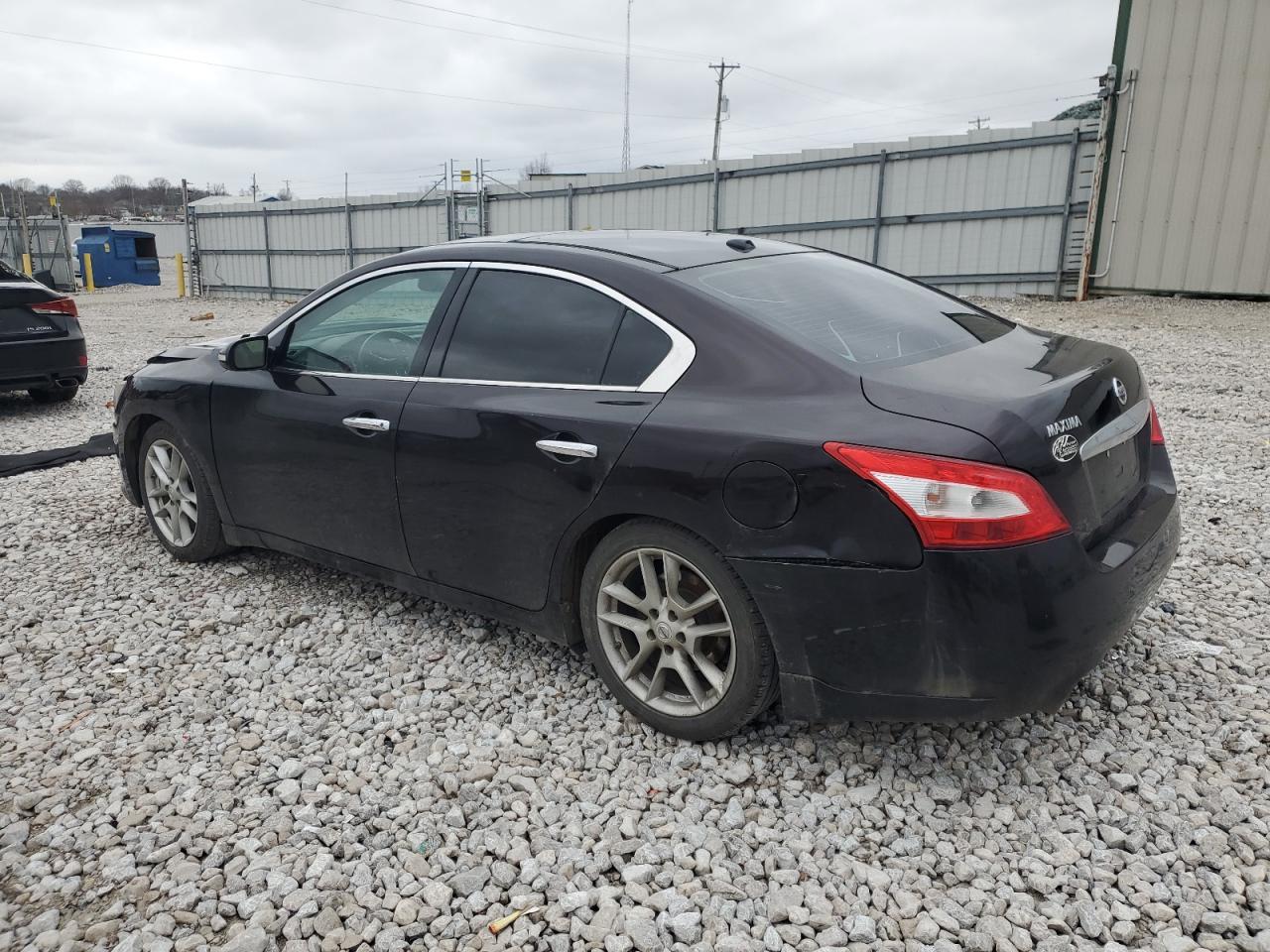 2011 NISSAN MAXIMA S - Image 2