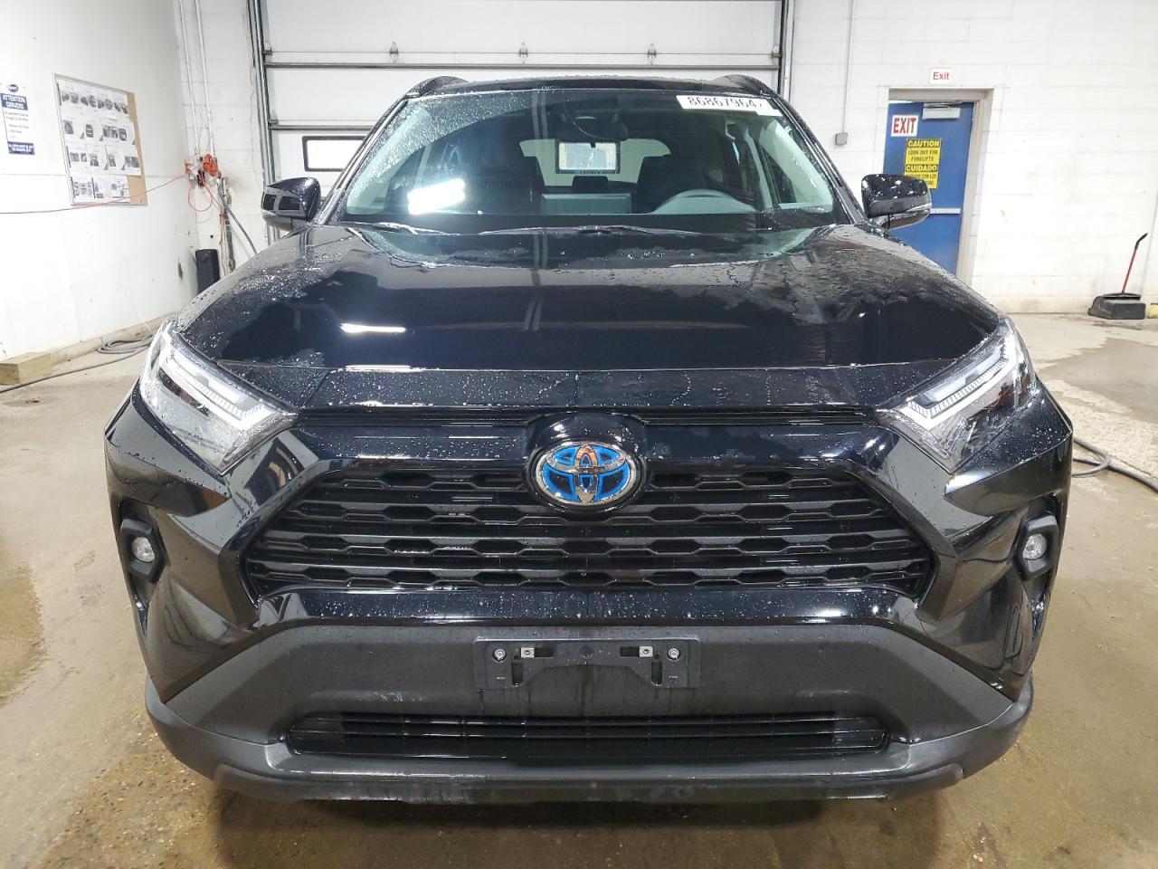 2024 TOYOTA RAV4 XLE P - Фото 5