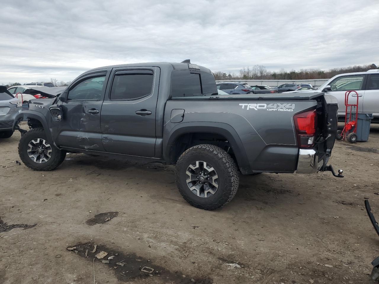 2019 TOYOTA TACOMA DOU - Фото 2