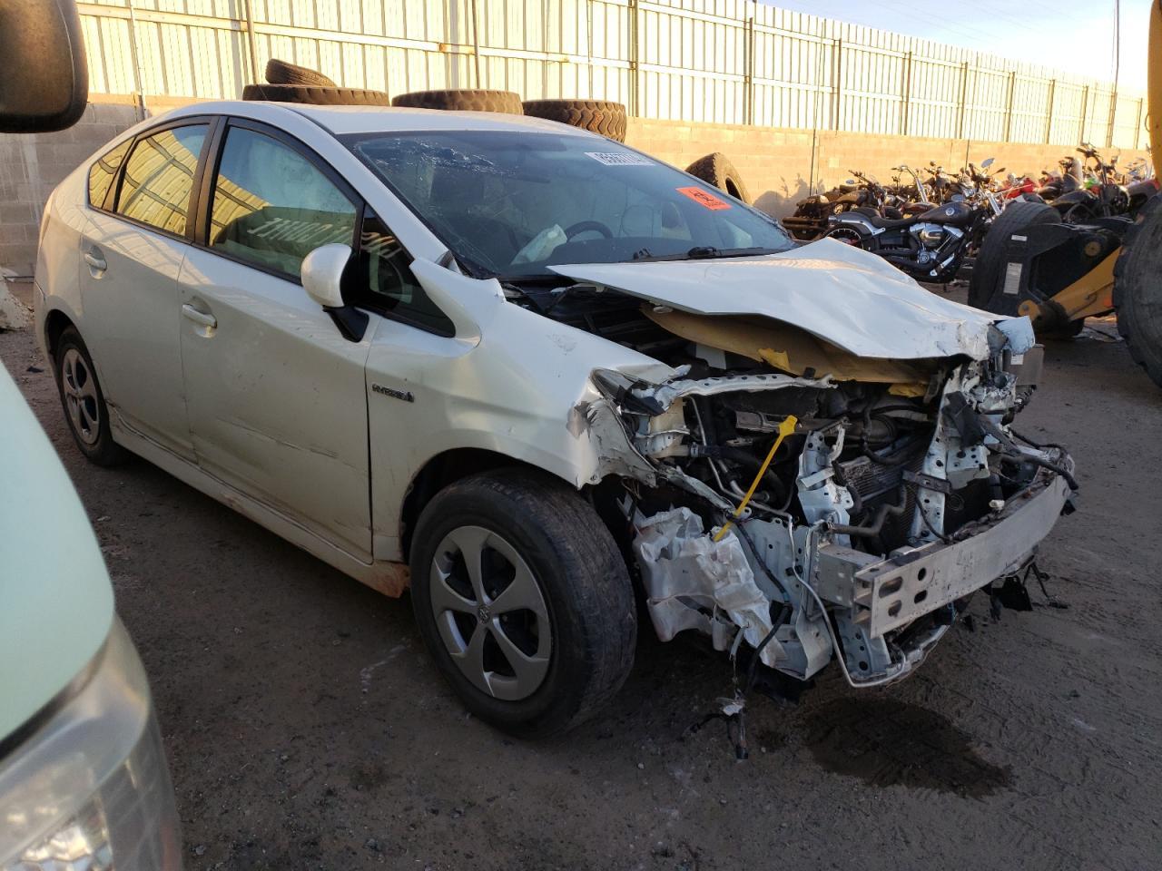 2015 TOYOTA PRIUS - Image 4