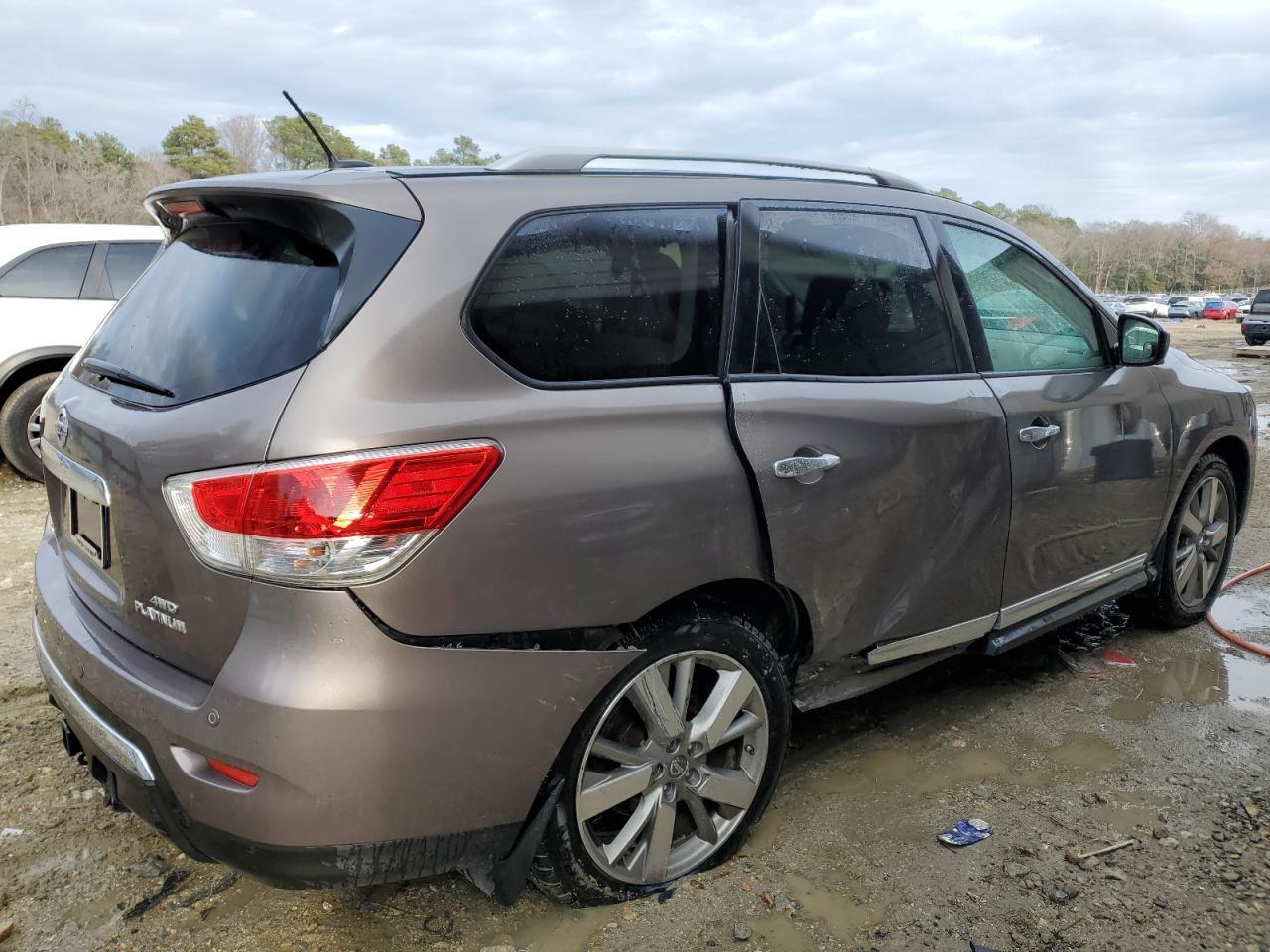2013 NISSAN PATHFINDER - Фото 3