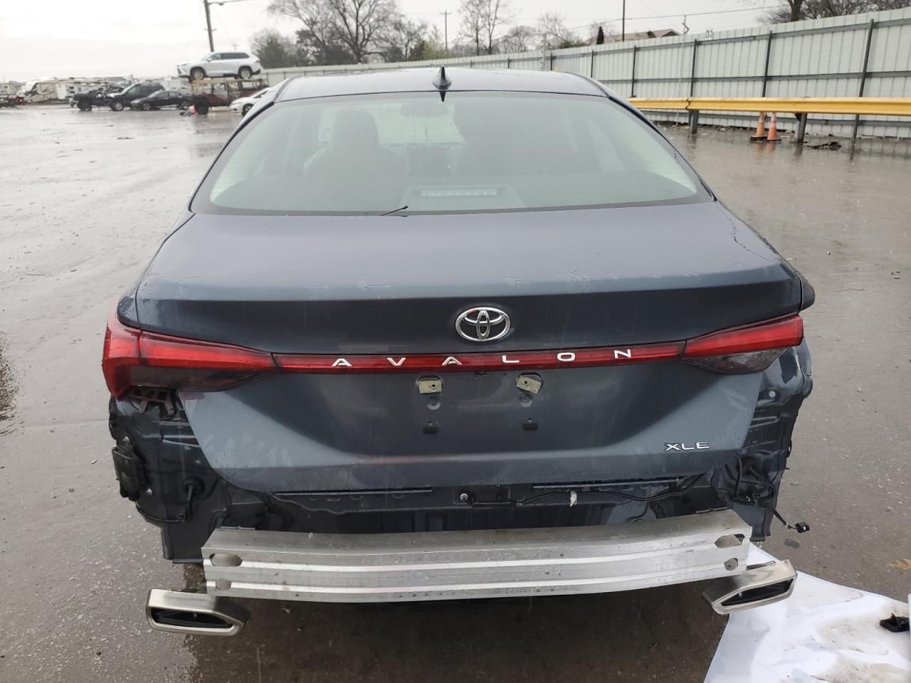 2022 TOYOTA AVALON XLE - Image 6