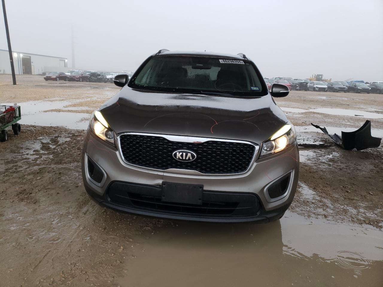 2016 KIA SORENTO LX - Image 5
