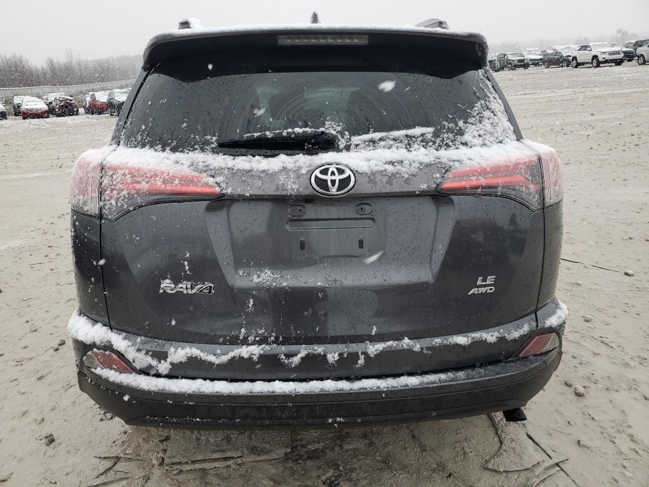 2017 TOYOTA RAV4 LE - Фото 6
