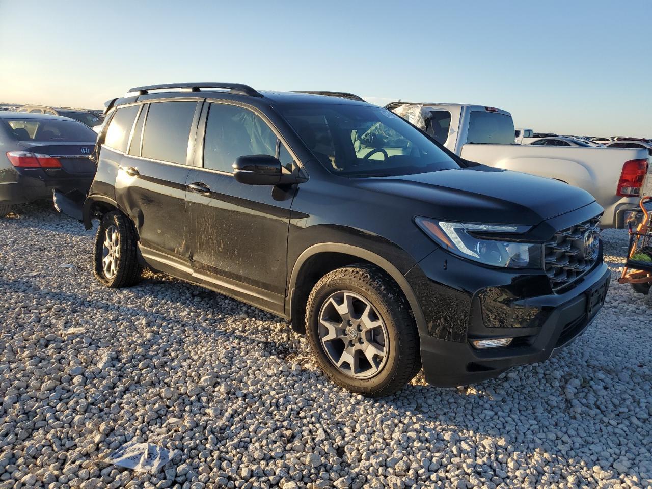 2023 HONDA PASSPORT T - Image 4