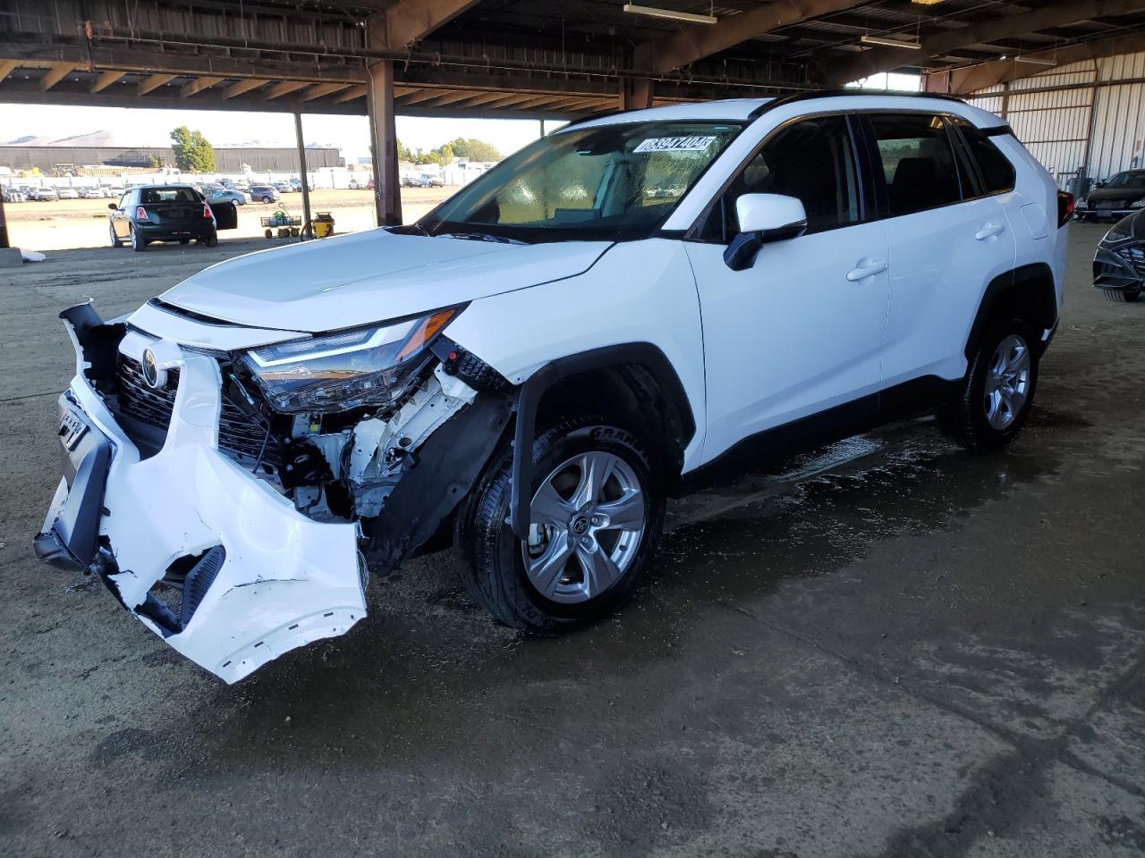 2022 TOYOTA RAV4 XLE