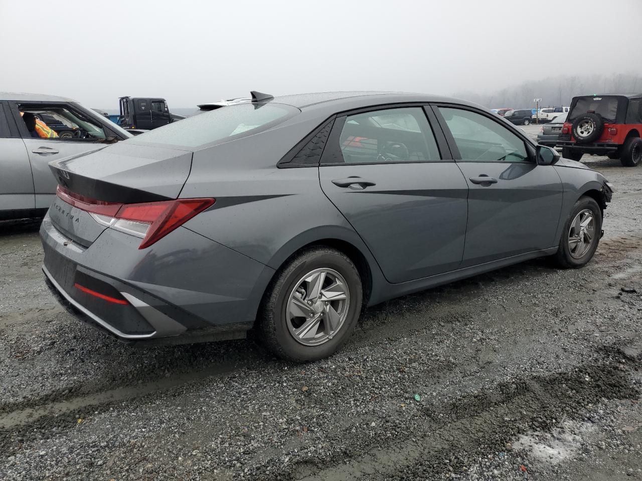 2024 HYUNDAI ELANTRA SE - Image 3