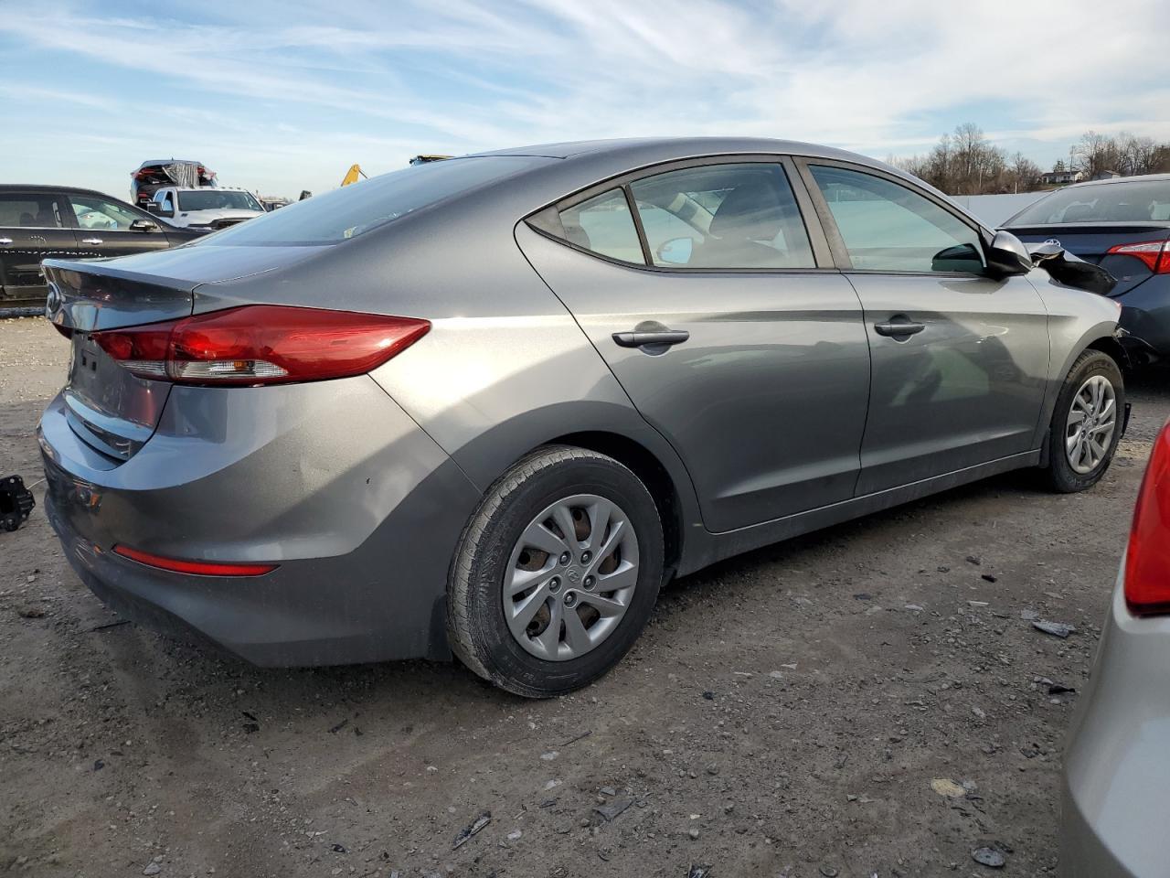 2018 HYUNDAI ELANTRA SE - Фото 3