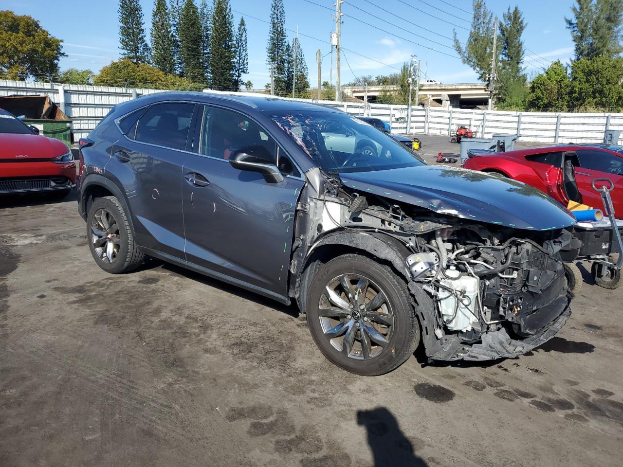 2017 LEXUS NX 200T BA - Фото 4