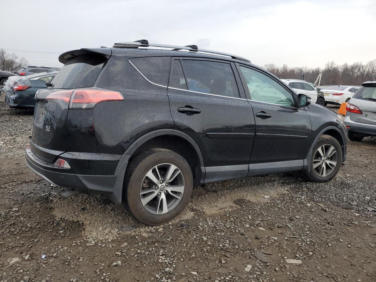 2017 TOYOTA RAV4 XLE - Image 3