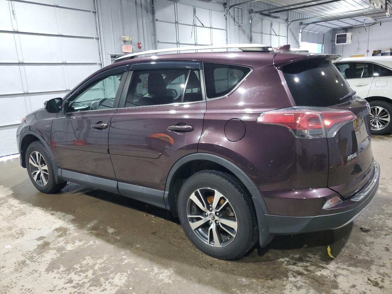 2017 TOYOTA RAV4 XLE - Фото 2